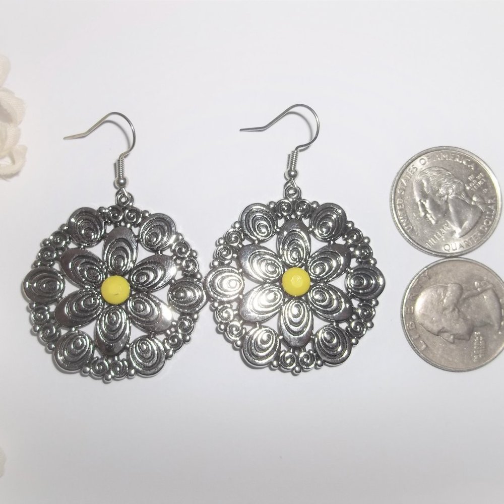Boho Earrings Silver and Yellow Flower Floral Bohemian Style Set Drop Pair A477 - Picture 3 of 5